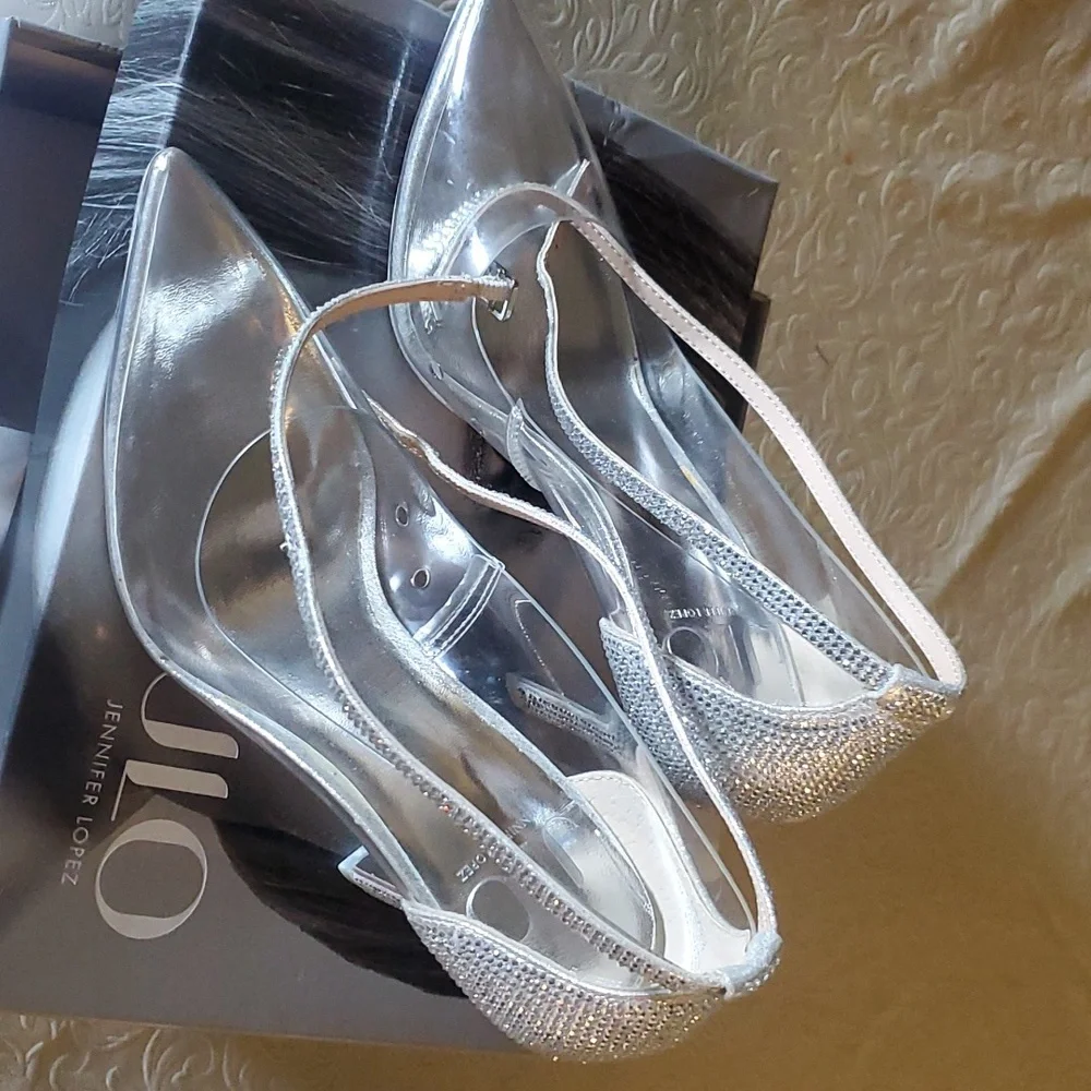 Brand new Jlo Morley Rhinestone Pump.... very light ✨️ elegant shoes 👠 👠 👠 - Picture 10 of 17